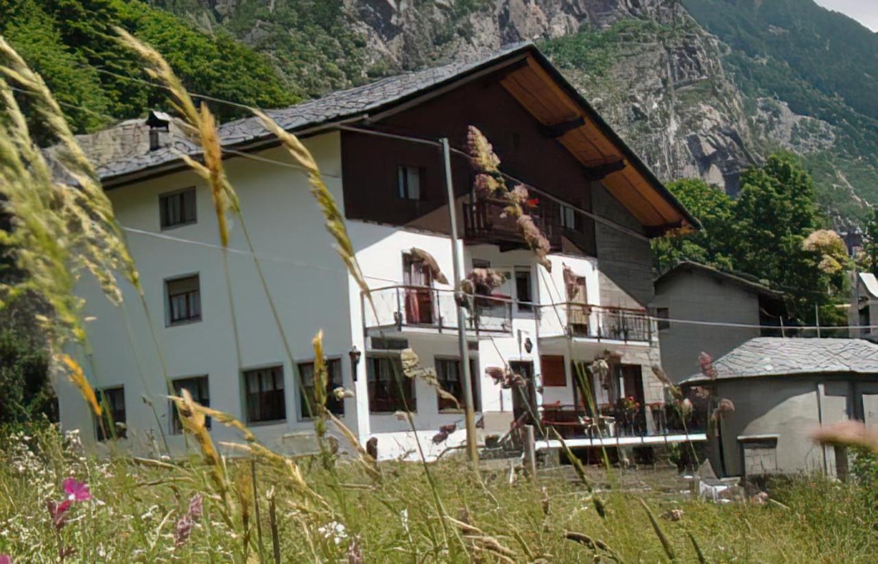 Hotel Laurent Gaby Exterior foto